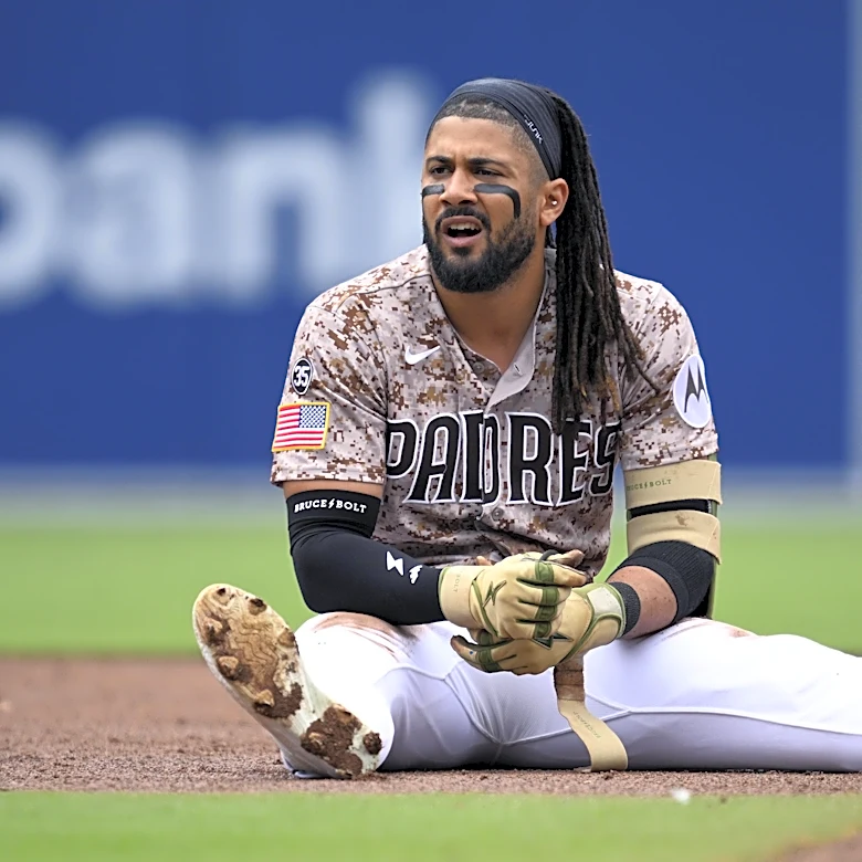 Padres finish first third of season with abysmal homestand
