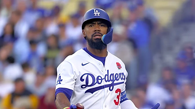 Teoscar Hernández leaves game with left hamstring tightness