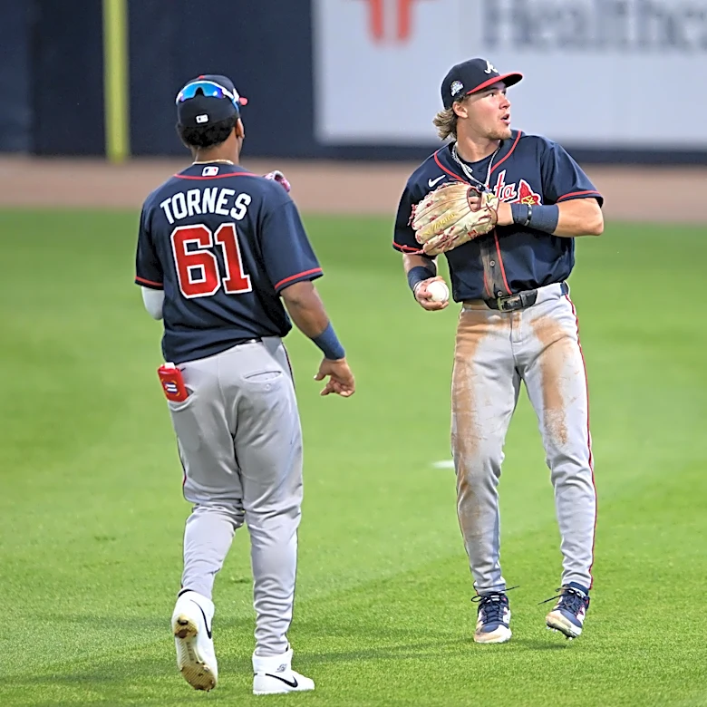 Braves News: Top 30 prospects list, Braves crushed, more