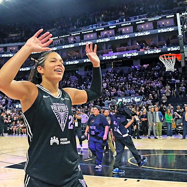 How former Northwestern Star Veronica Burton found her footing in the WNBA
