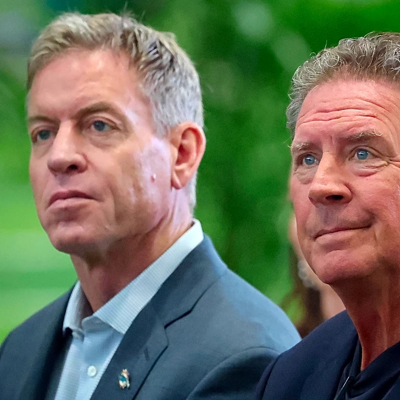 Troy Aikman working with Dolphins “pains” former teammate Michael Irvin