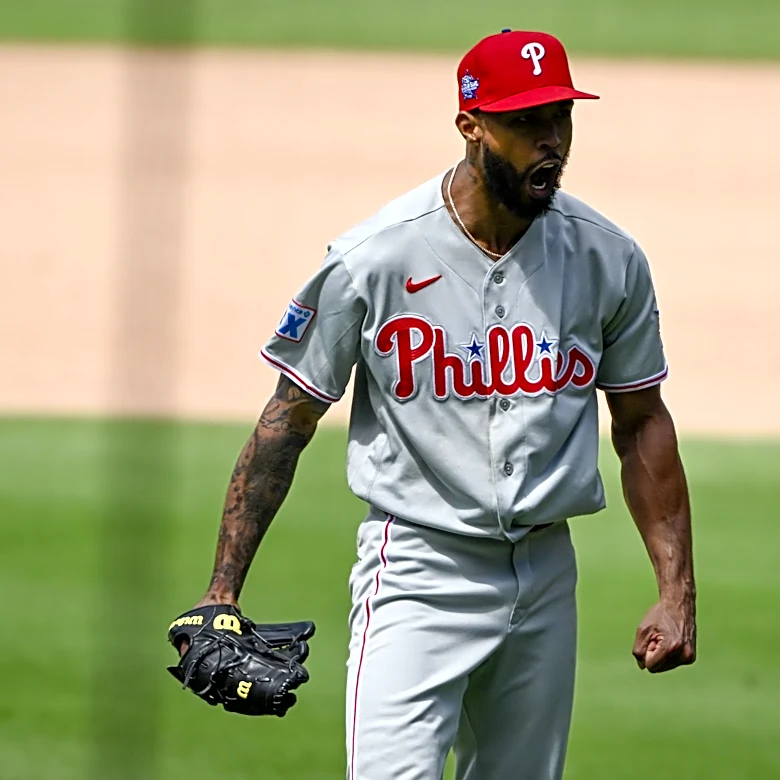 Cristopher Sanchez’ record scoreless streak rolls on