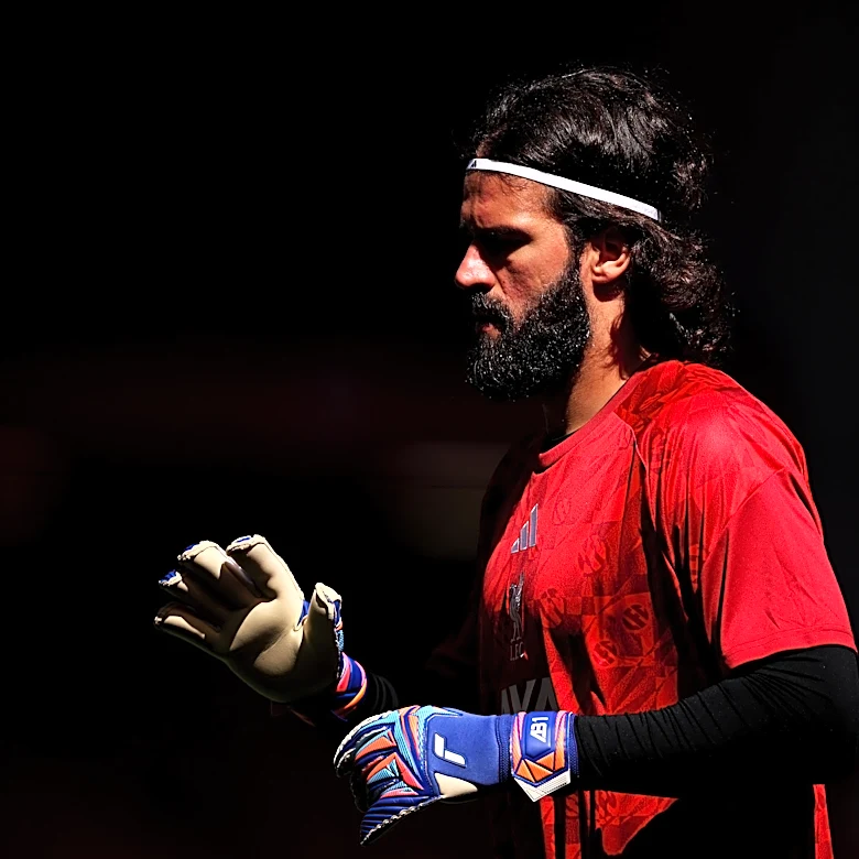 Report: Liverpool holding strong in stance to not let Alisson leave this summer
