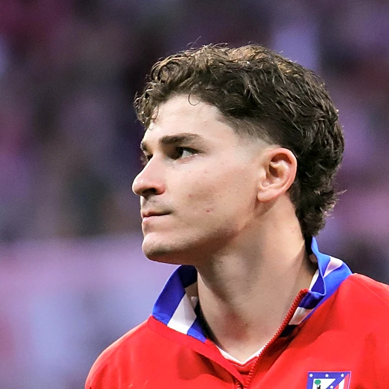 ‘We’re very angry’ – Atletico explain bizarre social media rant at Barcelona over Julian Alvarez transfer talk