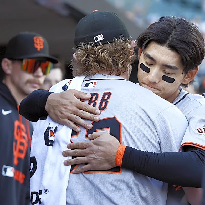 Giants activate Logan Webb and Jung Hoo Lee, place Tyler Mahle on IL