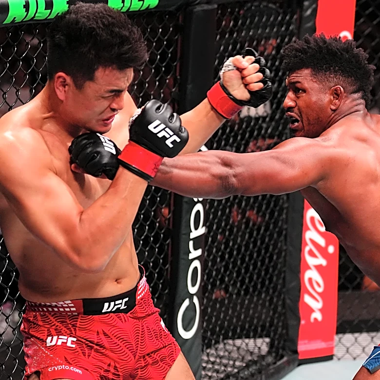 UFC Macau video: Alonzo Menifield blitzes Zhang Mingyang for upset knockout win