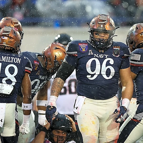 Bengals DT Landon Robinson utilizing military background in fight for roster spot