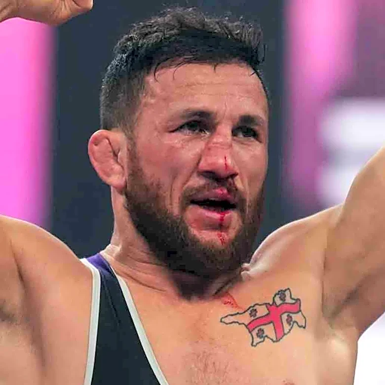Merab Dvalishvili suffered another broken nose during wrestling match against Frankie Edgar