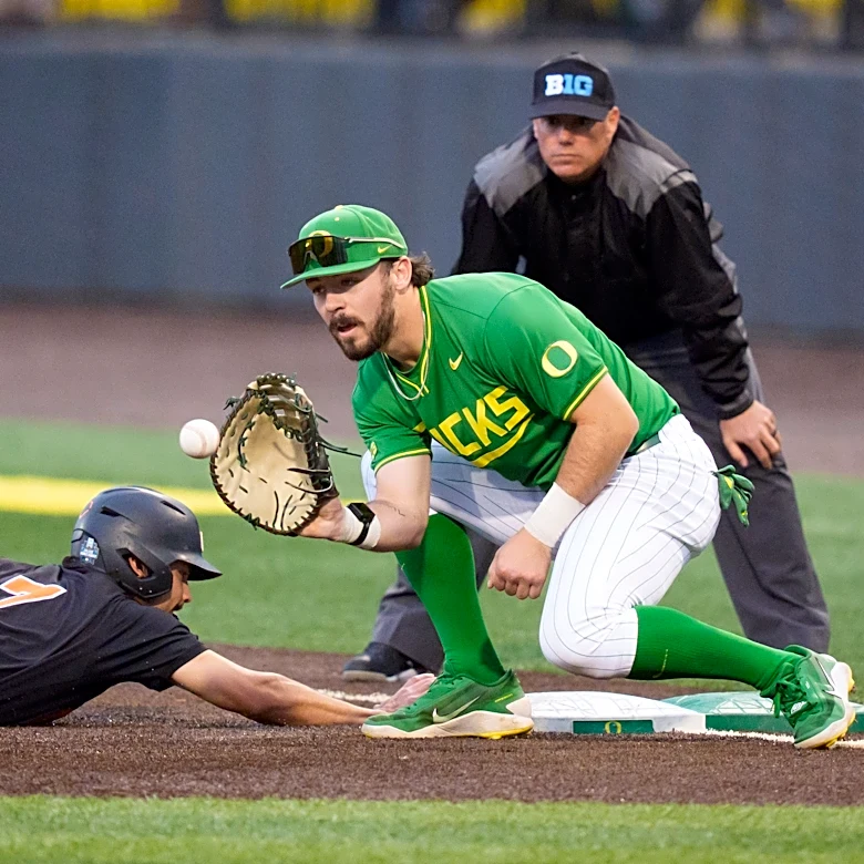 Oregon Ducks Baseball: Eugene Regionals Game 3 vs Oregon State