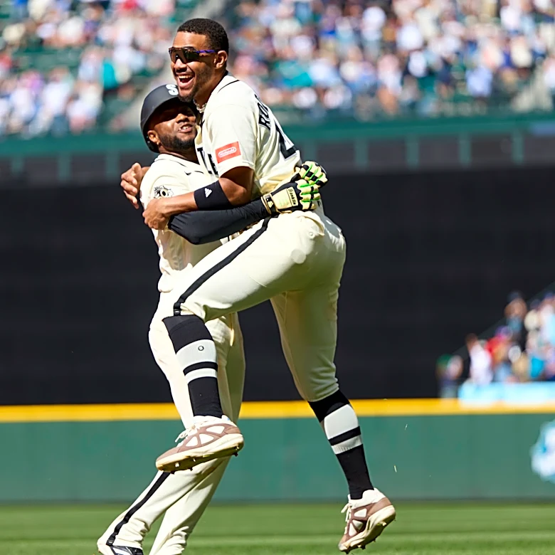 Piggybacks > Diamondbacks, Mariners walk it off in extras, sweep Arizona