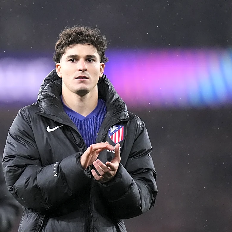 Julian Alvarez latest: Barcelona told it’s ‘impossible’ for striker to stay, €100m offer confirmed and Atletico reject meeting