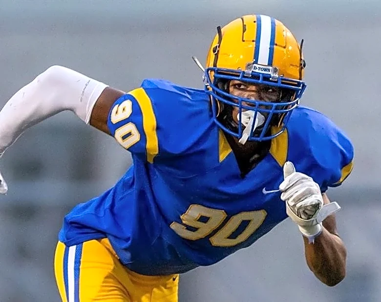 LSU rolls out red carpet for 4-star DE Abraham Sesay