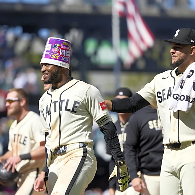 Mariners News: Victor Robles, Cal Raleigh, and Elly De La Cruz