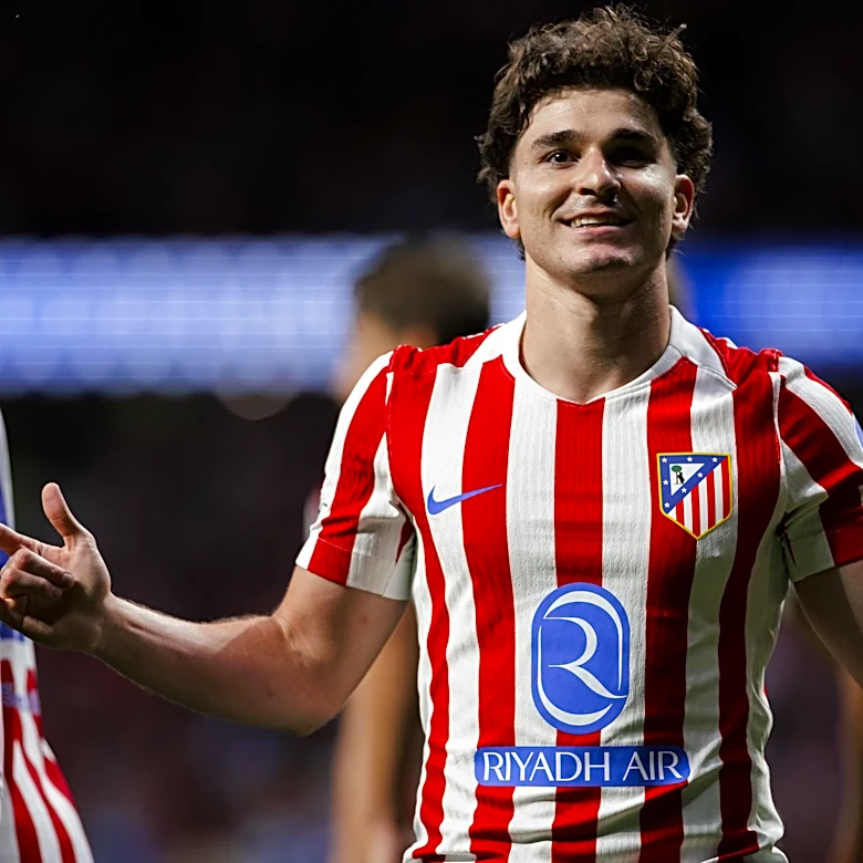 Should Barcelona offer Atletico €150m for Julian Alvarez?