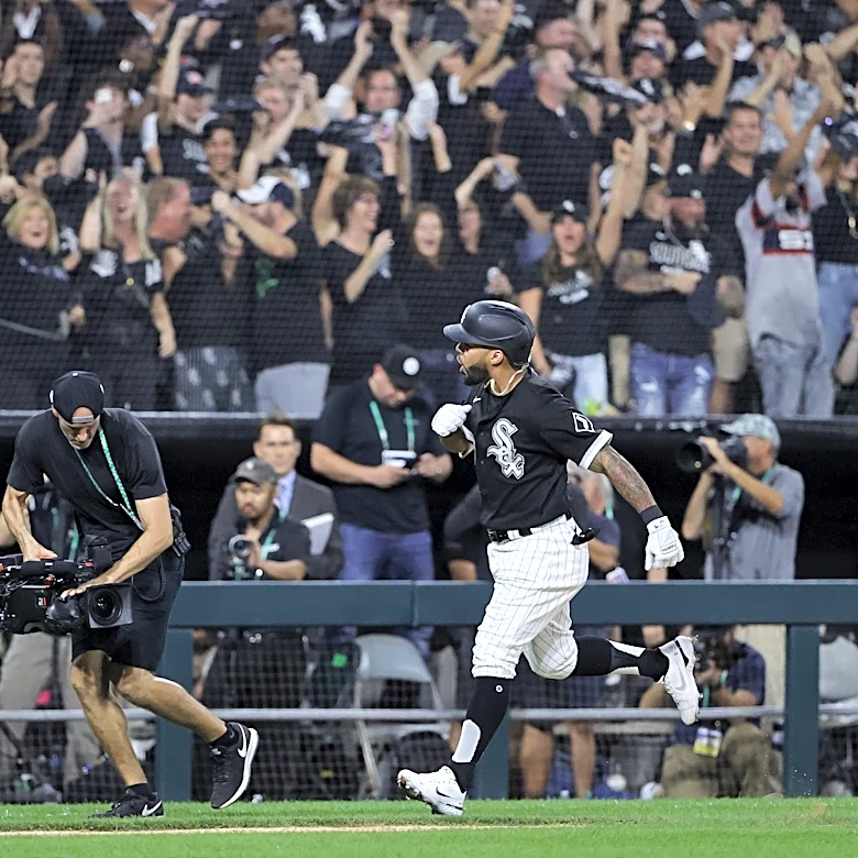 Canseco, Pods, Palka and friends: The White Sox Alumni Home Run Derby is delightfully unhinged