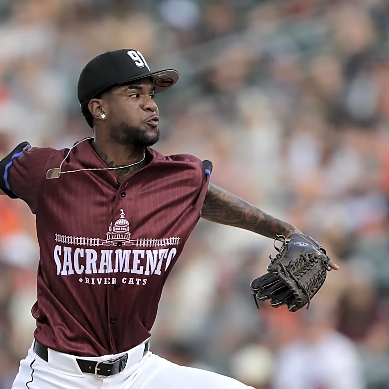 Giants bring up Wilkin Ramos and Buddy Kennedy, option Jesús Rodríguez