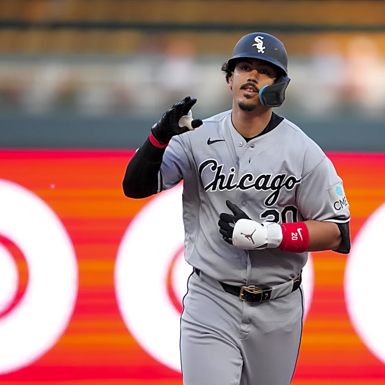 Four runs, then four more: Twins flatten White Sox 9-6