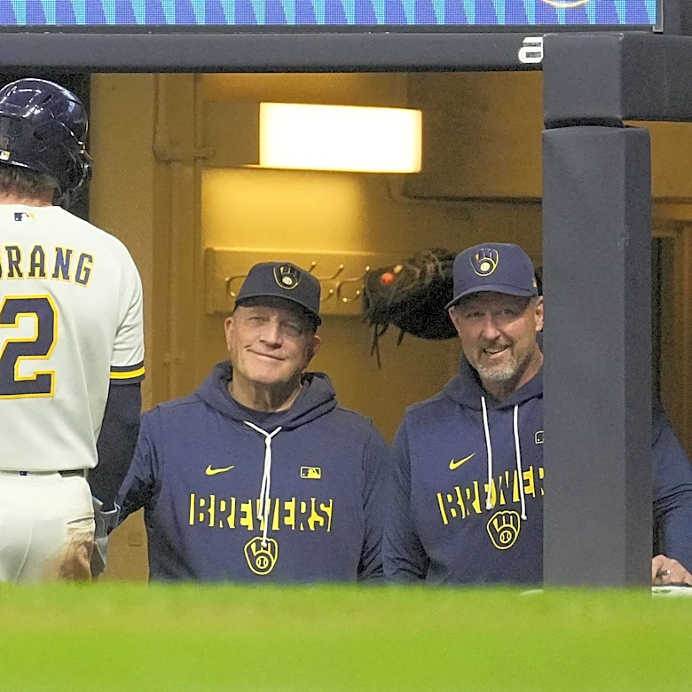 Turang snaps skid as Brewers bats explode in 2nd inning for 16-2 win over Giants