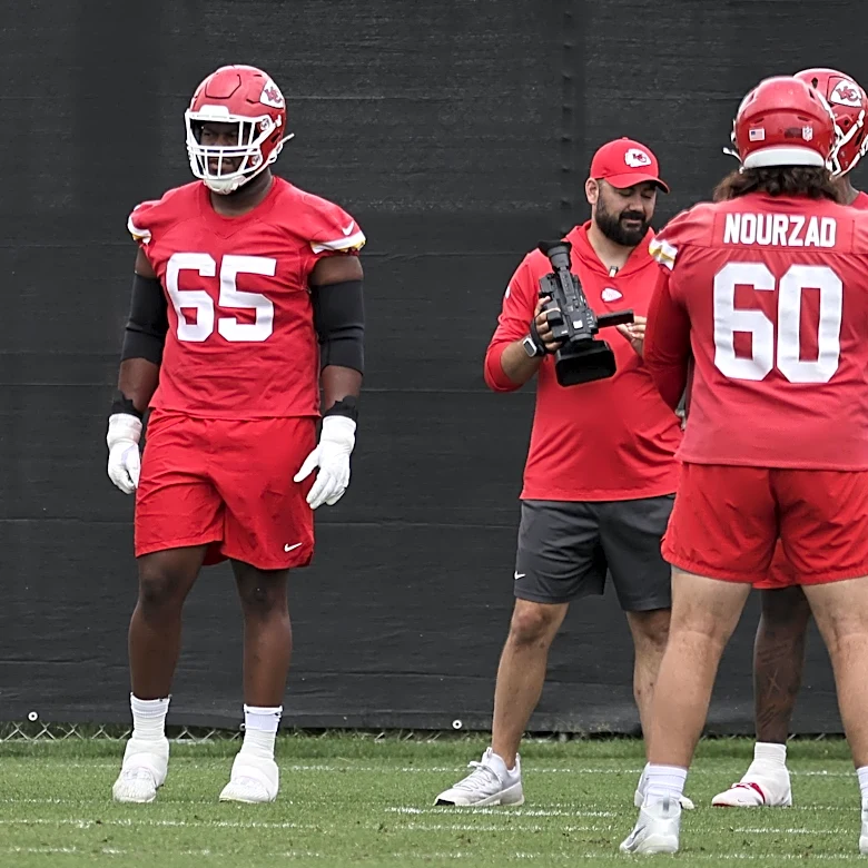 Trey Smith embracing veteran leadership role as Chiefs look to rebound