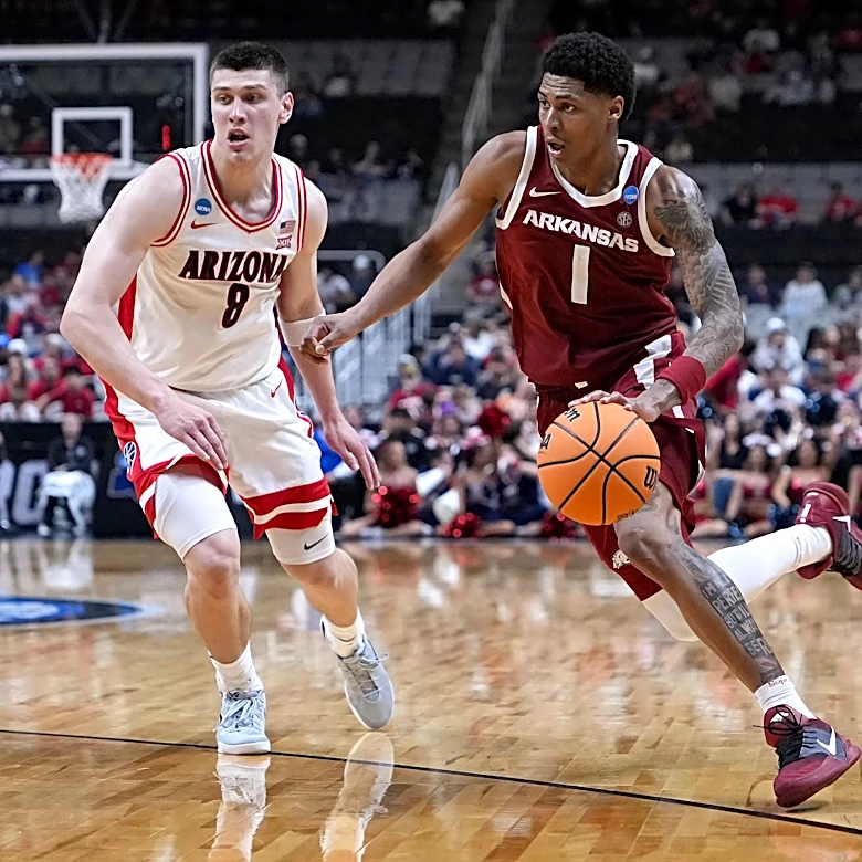 Arizona men’s basketball schedules 3-game series with Arkansas, per report