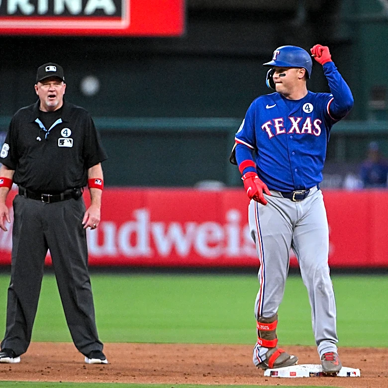 30-31 – Pederson powers Rangers to fifth win in a row in St. Louis