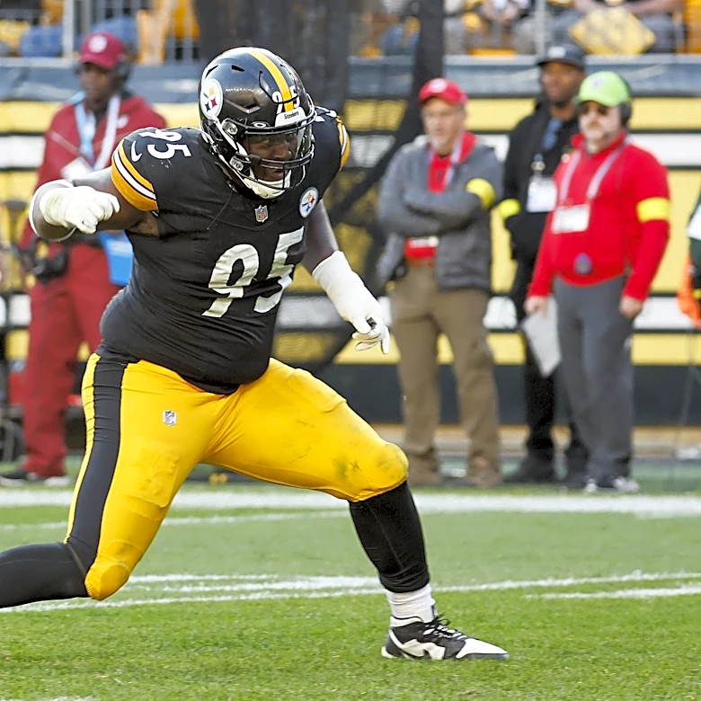 Steelers, DT Keeanu Benton working toward contract extension