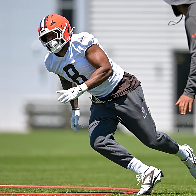 New Browns DE Jared Verse not trying to fill Myles Garrett’s shoes, says his are bigger