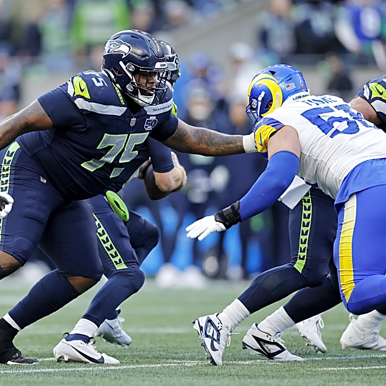 Seahawks OTAs news: Anthony Bradford leaves practice early with minor knee injury
