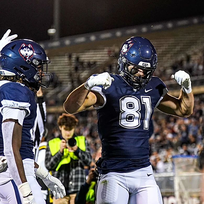 Louis Hansen signs with Houston Texans