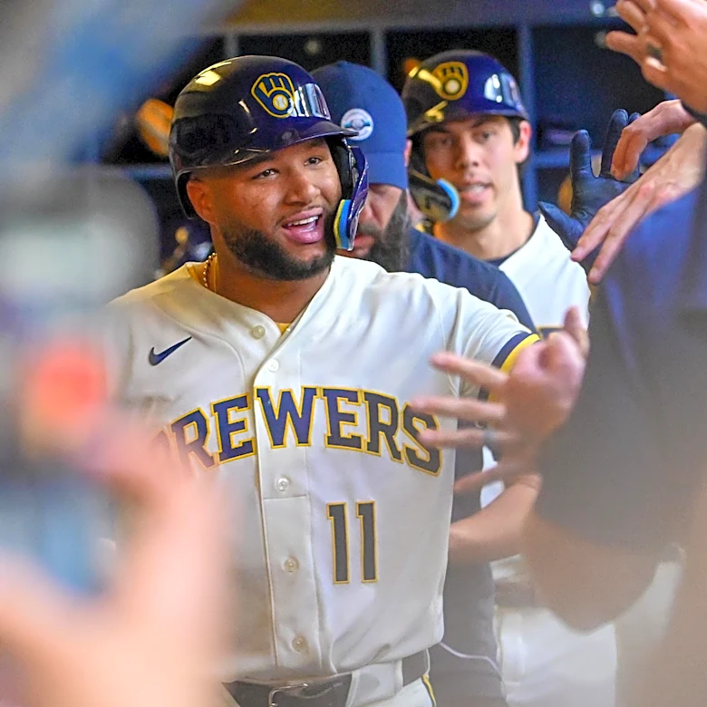 Two Chourio homers not enough as Brewers fall 12-9 to Giants