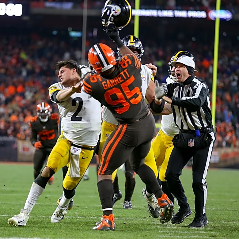 Browns fans take shots at Myles Garrett on his way out