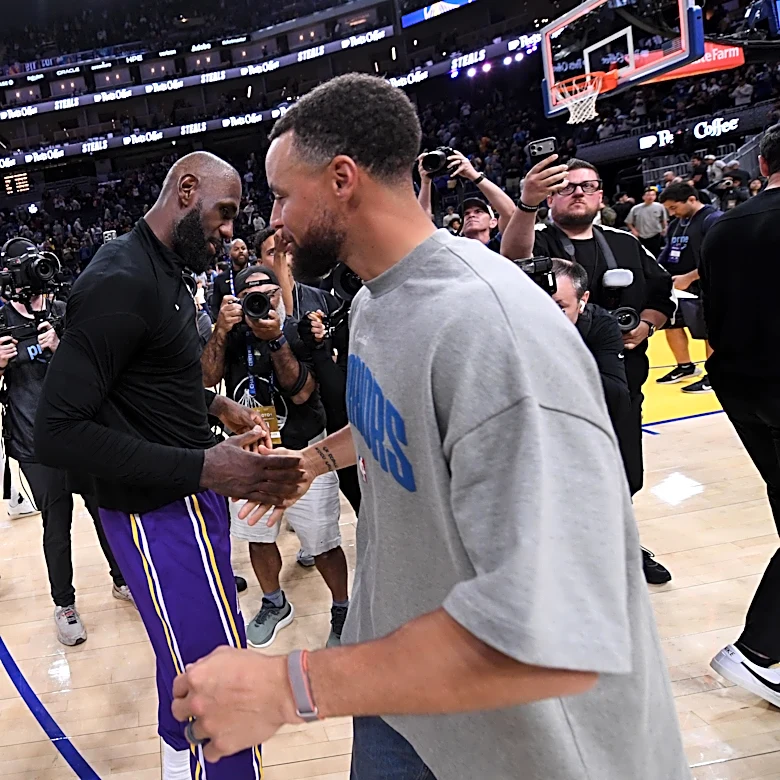 Report: Steph Curry plans to meet with LeBron James to discuss joining Warriors