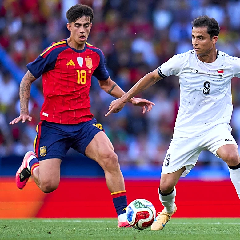‘A very important player for the future’ – Marc Bernal impresses Luis de la Fuente on Spain debut