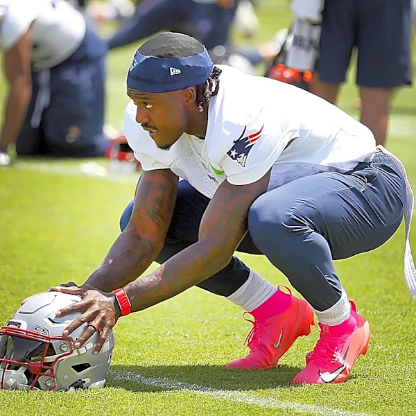Patriots Mailbag: How concerning is A.J. Brown’s injury history?