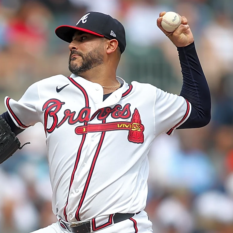 Martín Pérez takes the mound for the Braves against the Pirates