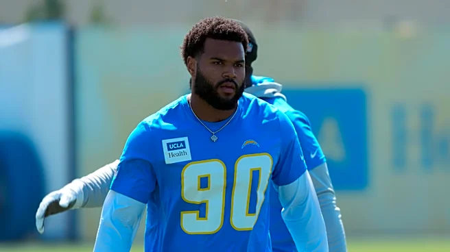 Chargers sign 1st-round pick Akheem Mesidor to rookie deal