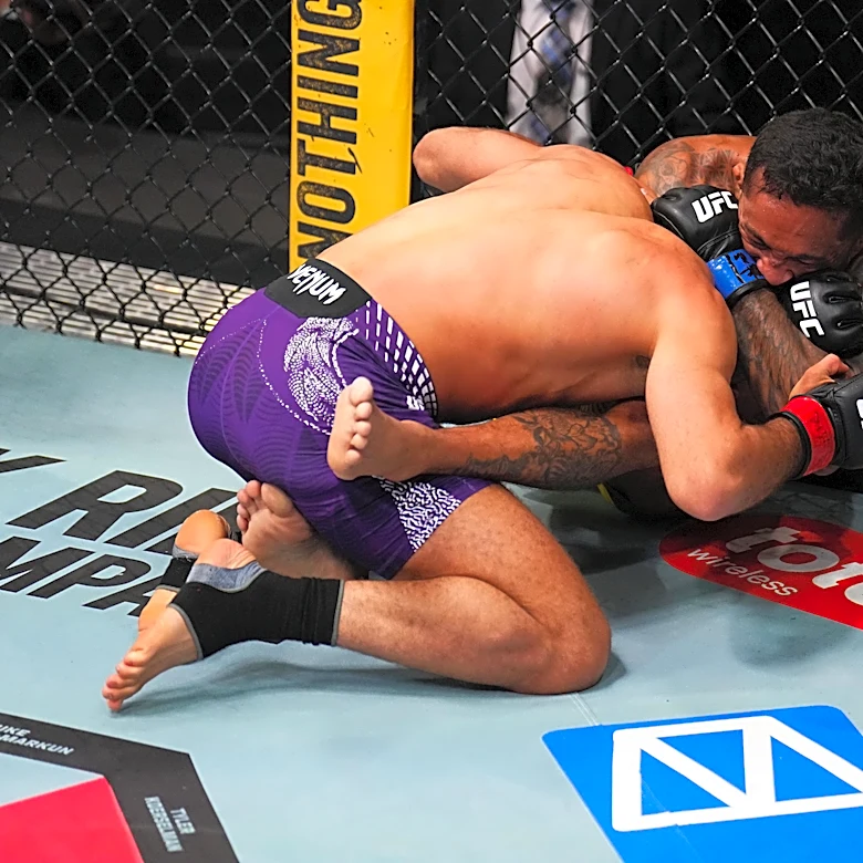 Highlights! Joanderson Brito stuns ‘Monkey King’ with rare ninja choke submission | UFC Vegas 118