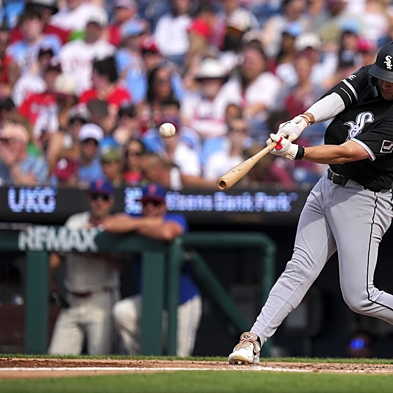 White Sox give the Phillies the willies, 6-3