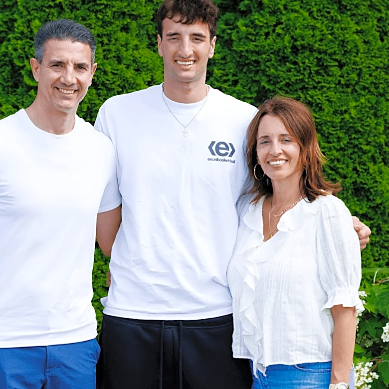 Kentucky Wildcats News: Milan Momcilovic and the Cats arrive on campus