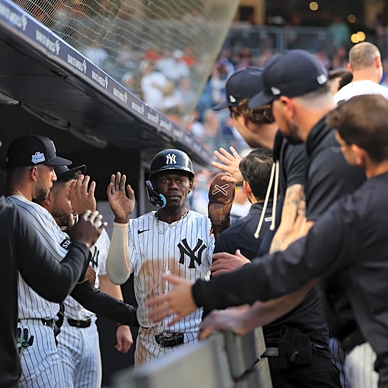 Yankees back in first-place tie as two-homer eighth keys win over Red Sox