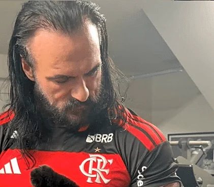 Tweets of the Week: Drew McIntyre adopts a fat cat, Becky Lynch’s ruined vacation, more!
