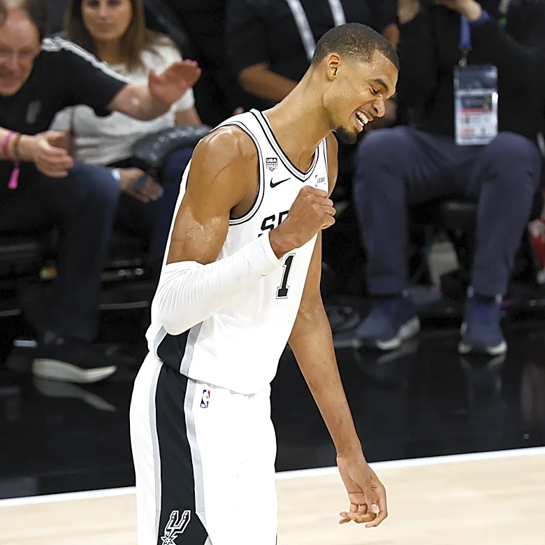 Can the Spurs match the Knicks and win two road games in a row?