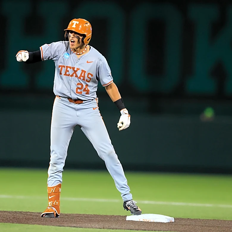 In overcoming hand injury, Texas SS Adrian Rodriguez has earned praise, not criticism