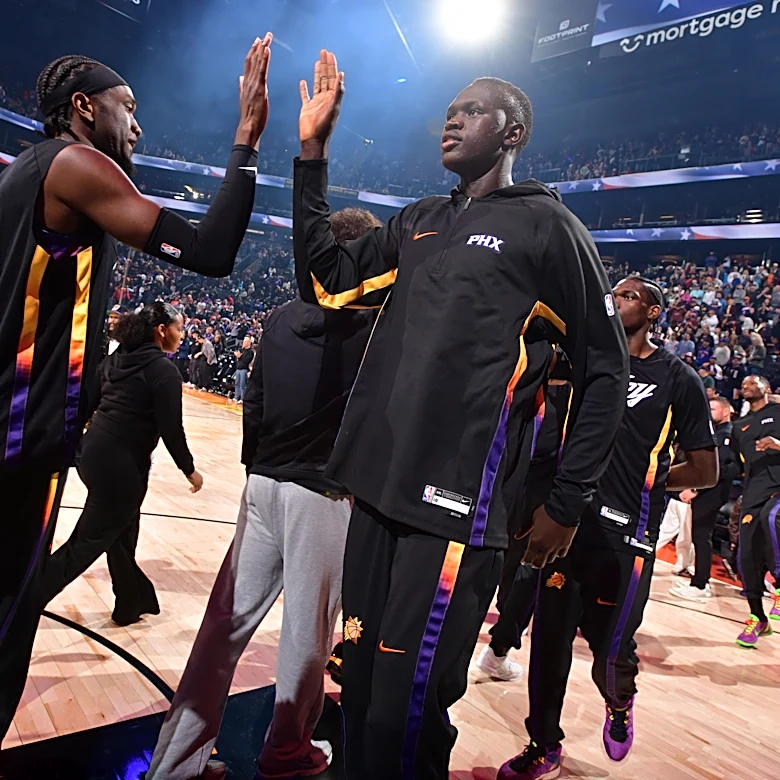 The Suns shouldn’t keep Mark Williams if it would hurt Khaman Maluach’s growth