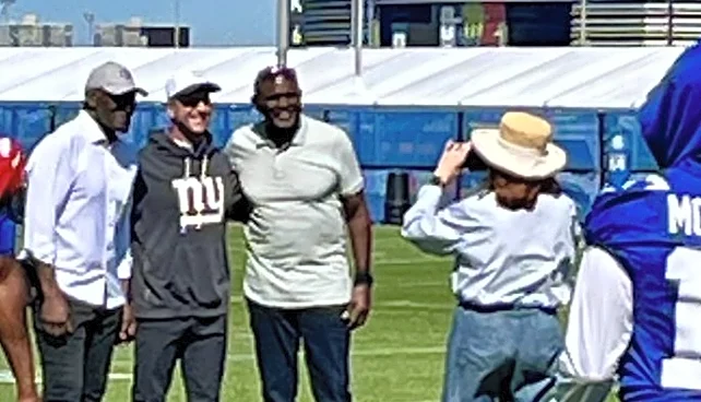 NY Giants mandatory minicamp takeaways: LT, Harry Carson steal the show