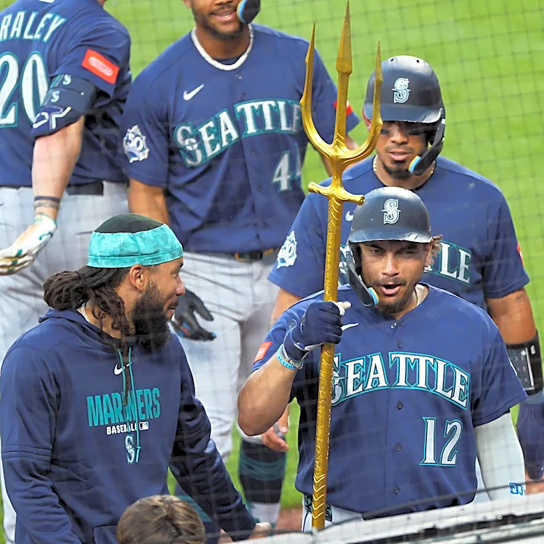 Mariners challenge their way to win over Orioles, 6-3