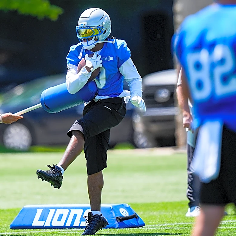 Is making Jahmyr Gibbs a ‘bell-cow back’ the right decision?