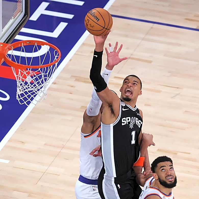 Highlights: Victor Wembanyama returns to form in crucial Game 3 victory vs. Knicks