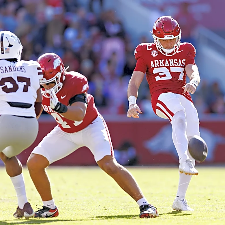 Patriots host rookie punter on minicamp tryout