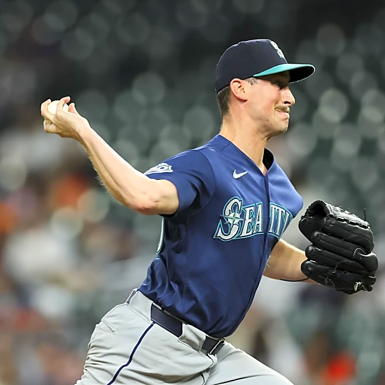 Mariners place RHP Cooper Criswell on 15-day injured list, recall Nick Davila, acquire RHP Carson Fulmer for depth
